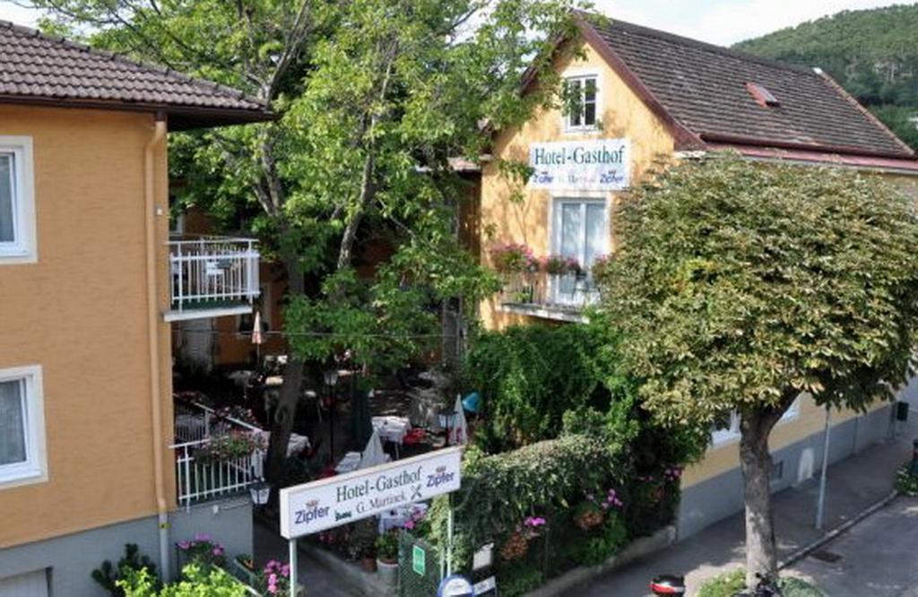 Hotel-Gasthof Martinek Баден Екстериор снимка