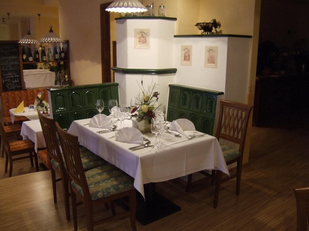 Hotel-Gasthof Martinek Баден Екстериор снимка