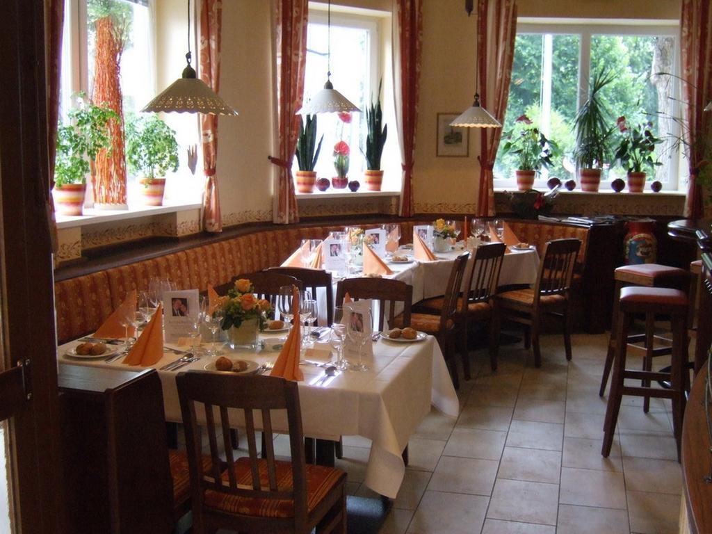 Hotel-Gasthof Martinek Баден Екстериор снимка