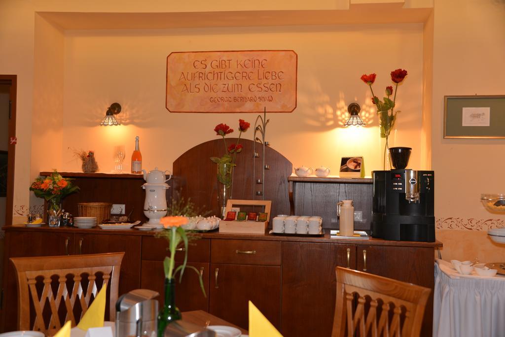 Hotel-Gasthof Martinek Баден Екстериор снимка