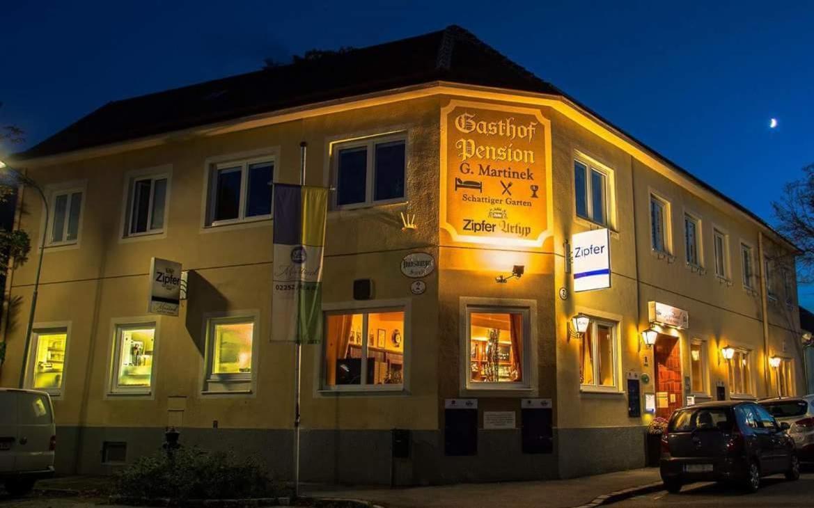 Hotel-Gasthof Martinek Баден Екстериор снимка
